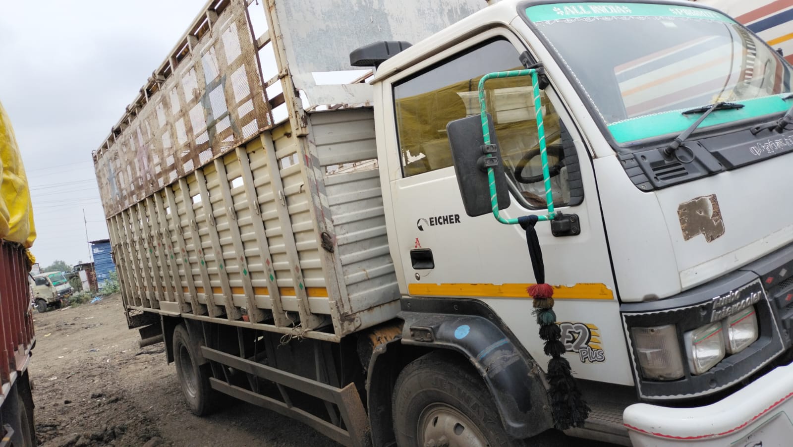 Used Eicher Pro1114xp 3755/17 FT/CAB trucks for Sale in Bhopal, Second