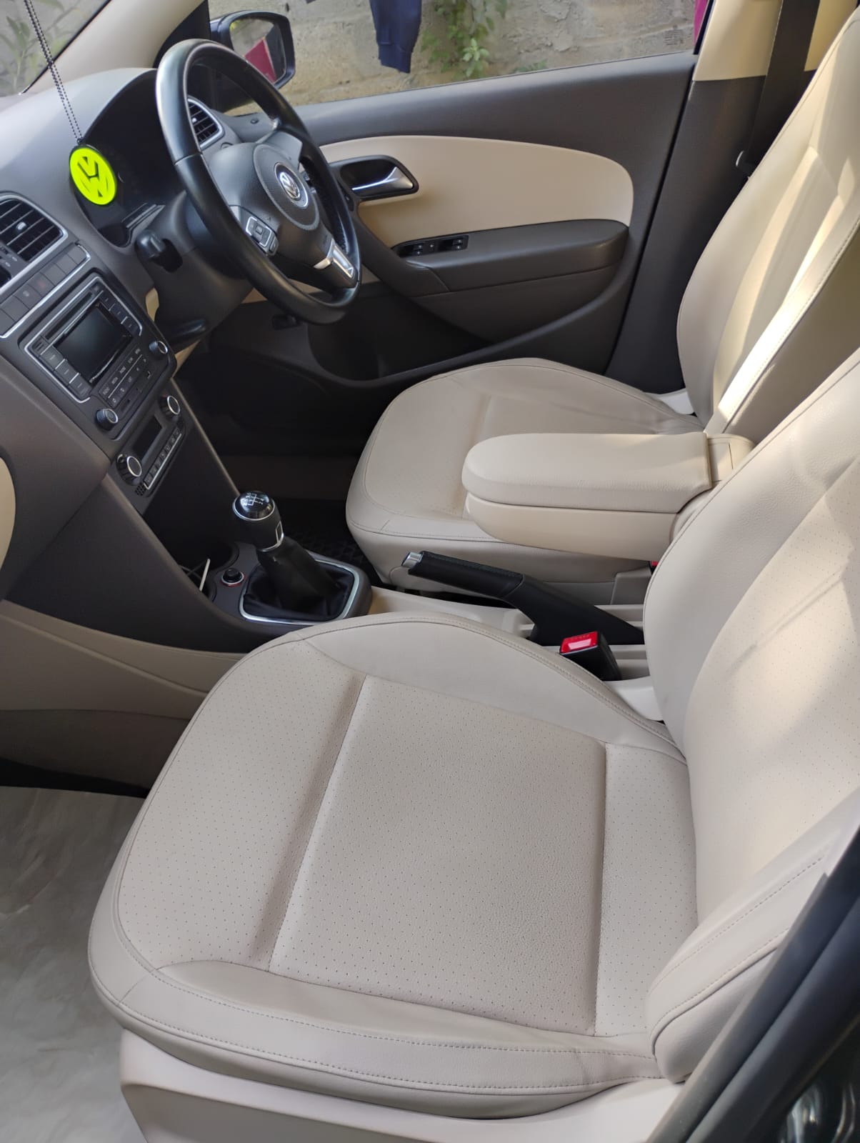 VOLKSWAGEN Vento [2012-2014]