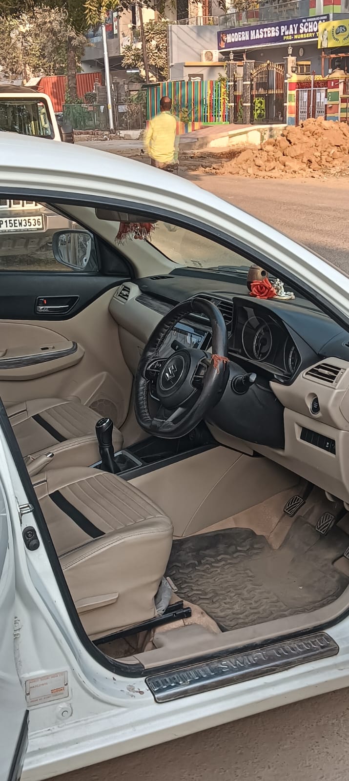 MARUTI SUZUKI Dzire