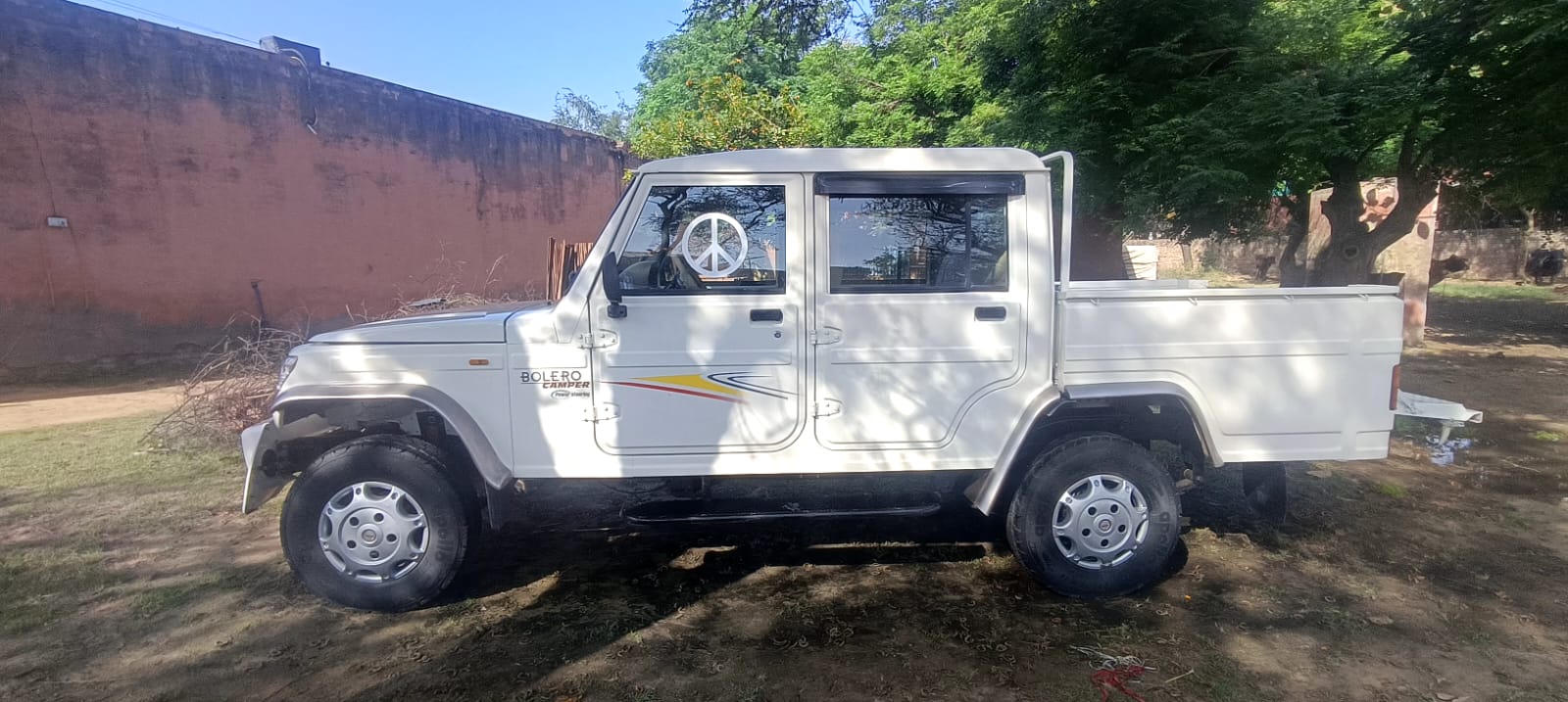 MAHINDRA Bolero Camper
