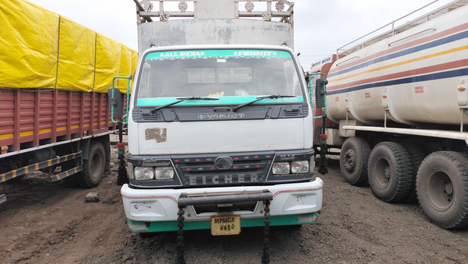 Used Eicher Pro1114xp 3755/17 FT/CAB trucks for Sale in Bhopal, Second
