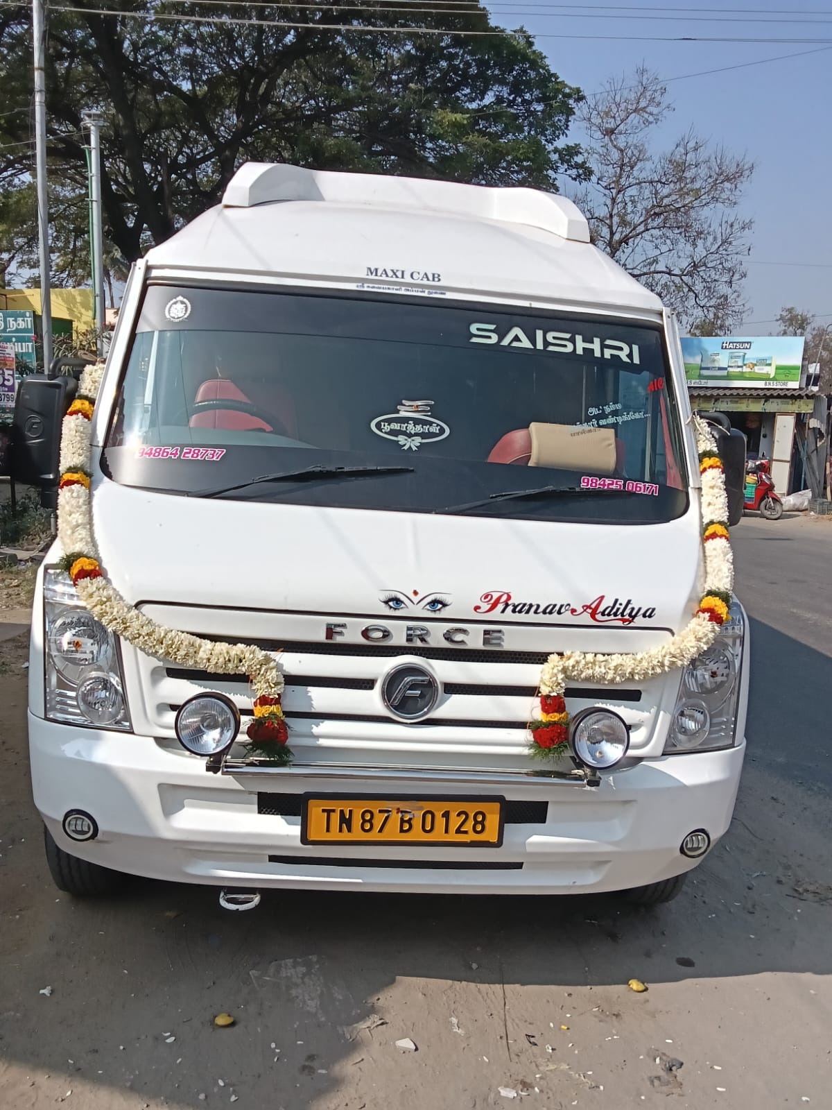 FORCE MOTORS TRAVELLER T2